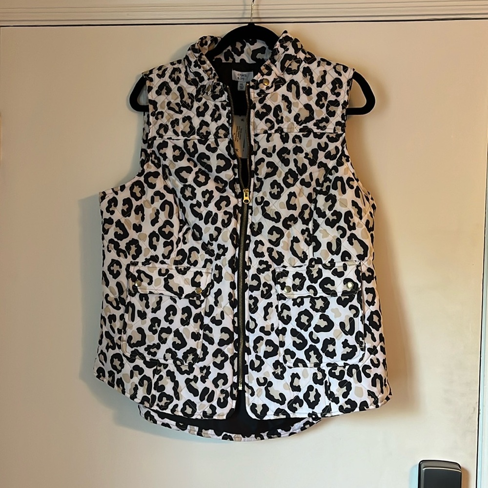 Women’s Crown and Ivy Puffer Vest, Cheetah Print